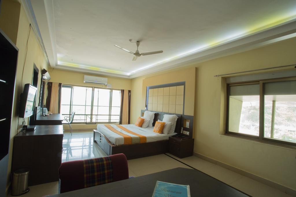Silver Sands Beach Resort Колва Екстериор снимка