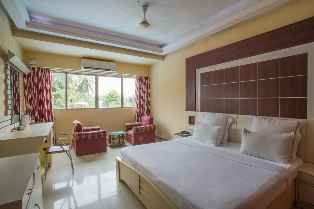 Silver Sands Beach Resort Колва Стая снимка