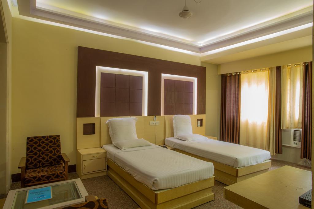 Silver Sands Beach Resort Колва Екстериор снимка