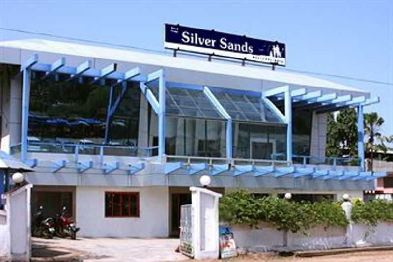 Silver Sands Beach Resort Колва Екстериор снимка