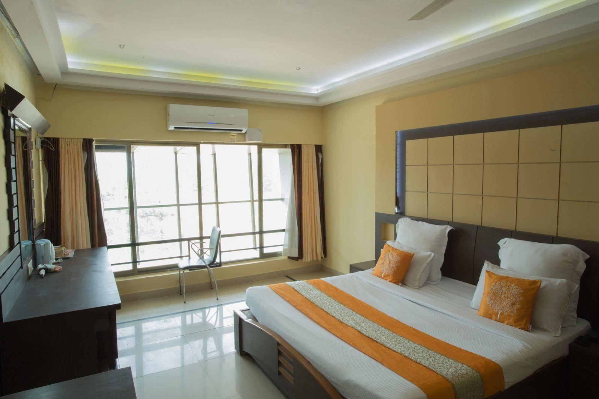 Silver Sands Beach Resort Колва Екстериор снимка